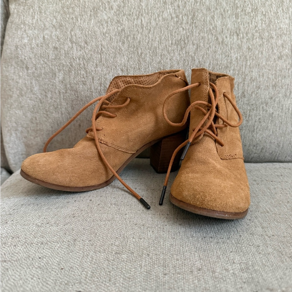 Toms Women's Lace Up Booties - camel